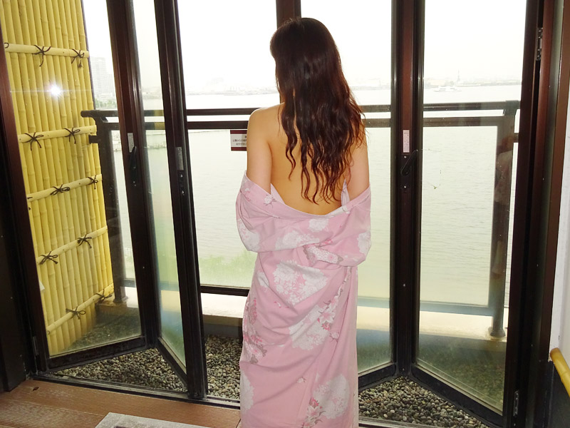 万葉の湯でぶら散歩